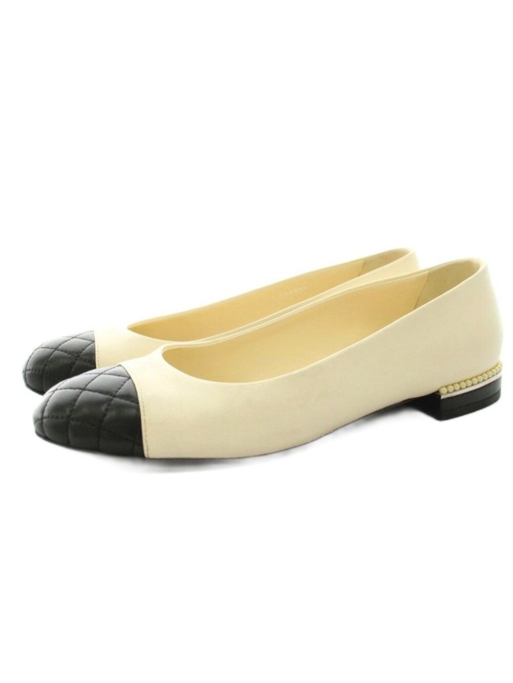 Chanel CC Logo Quilted Eco Pearl Pumps Round Toe Leather Ivory Black Heels